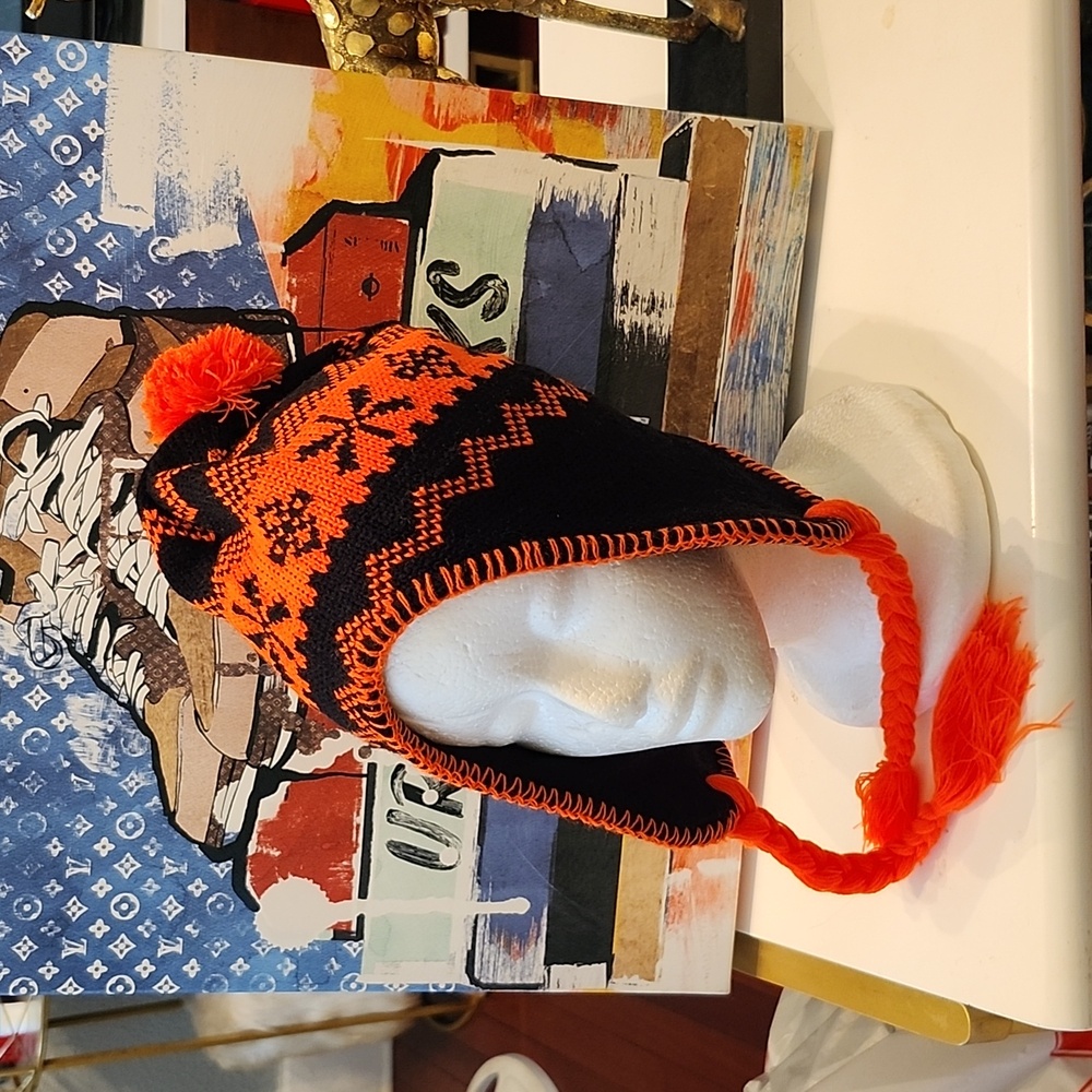 Knit Ear Flapper Beanie Hat Blk/🍊 NWT